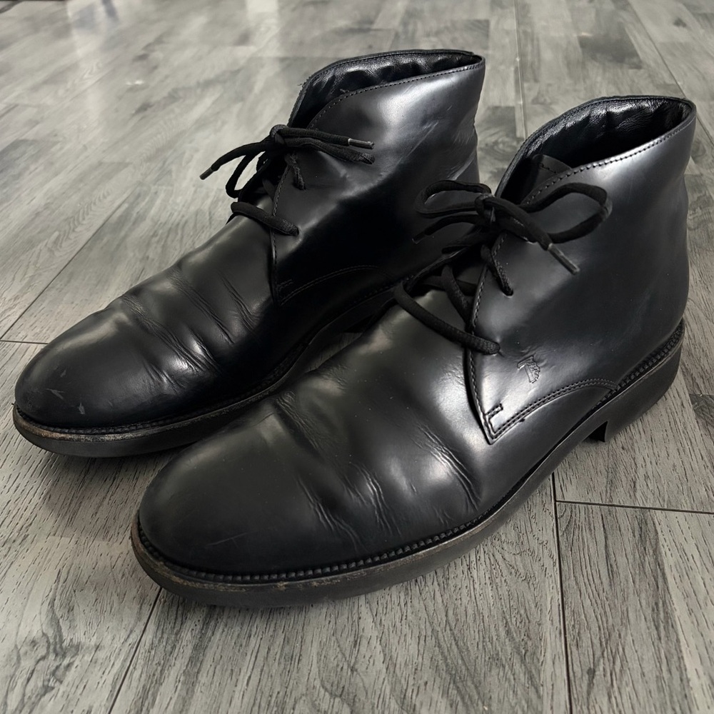 Tod's Black Leather Chukka Boots